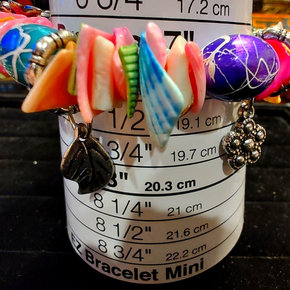 Vibrant, one-of-a-kind stretch bracelet. Bursting with Color and Unique Artistry - Picture 2 of 4